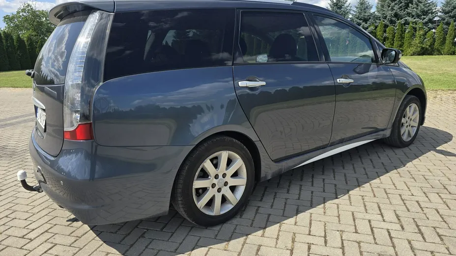 MITSUBISHI Grandis -