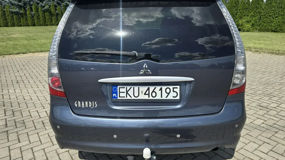 MITSUBISHI Grandis -