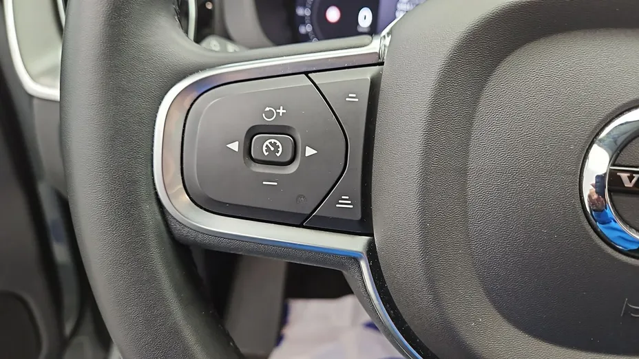 VOLVO XC60 -