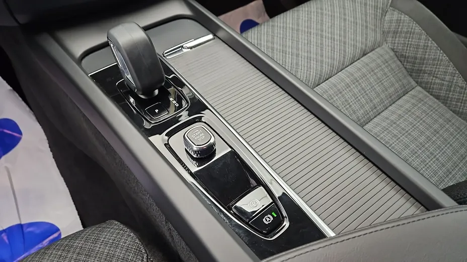 VOLVO XC60 -
