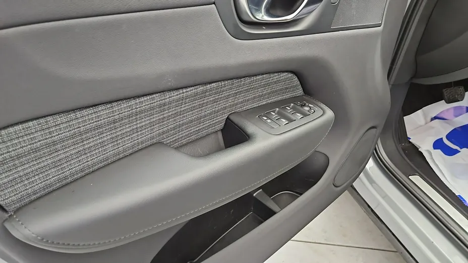 VOLVO XC60 -
