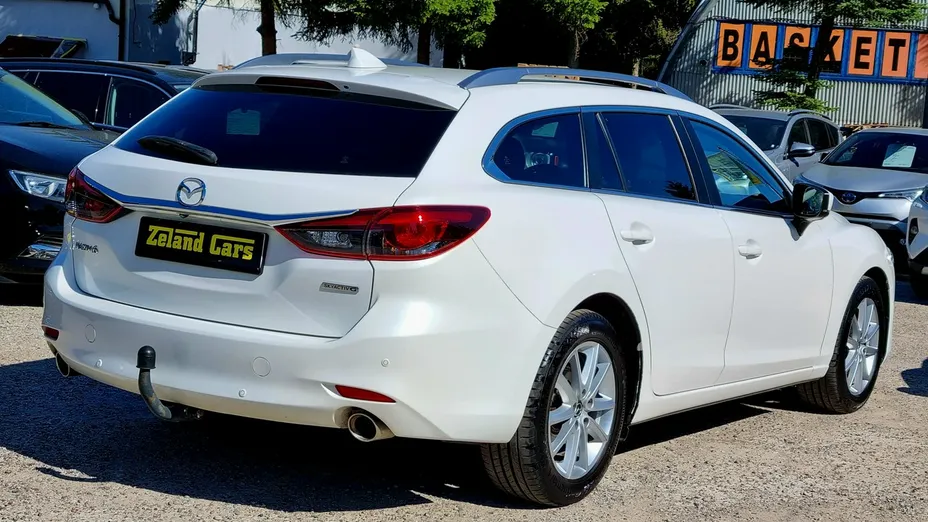 MAZDA 6 -
