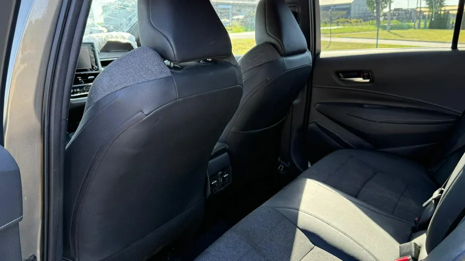 TOYOTA Corolla -
