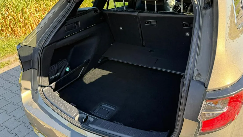 TOYOTA Corolla -