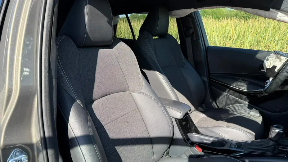 TOYOTA Corolla -