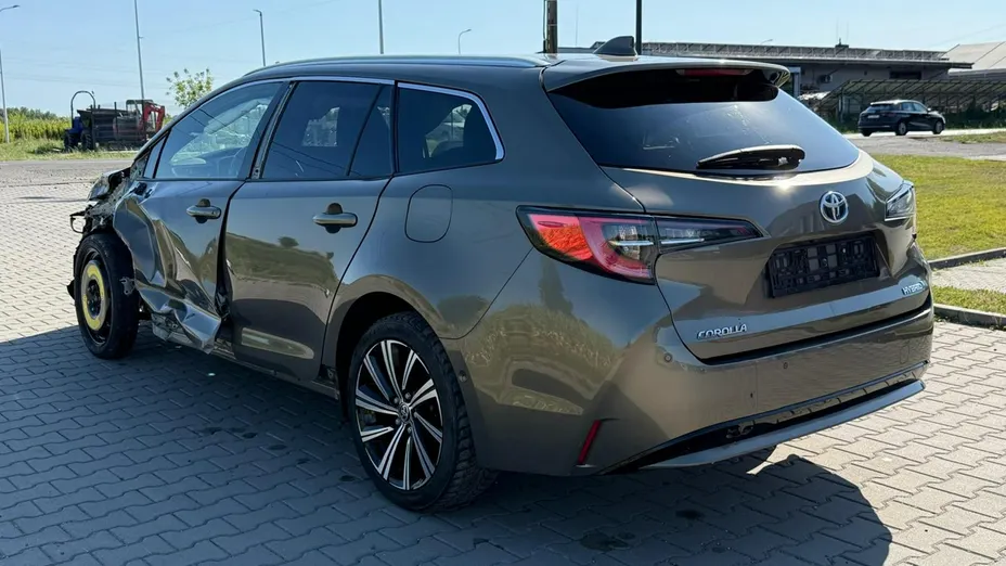 TOYOTA Corolla -