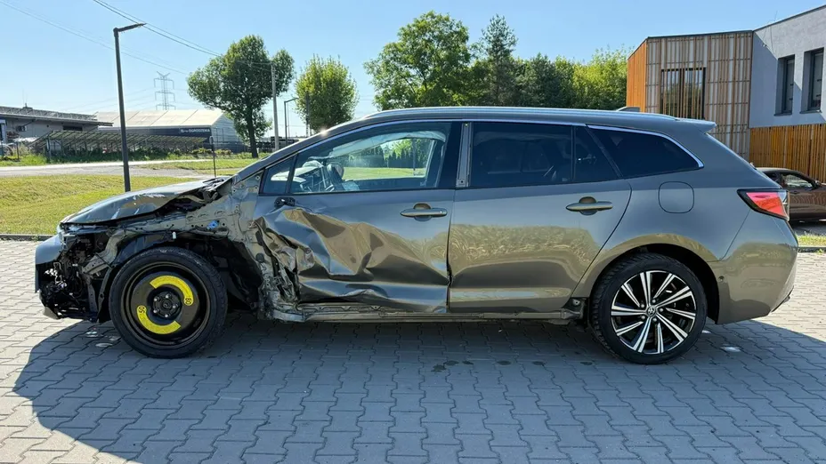 TOYOTA Corolla -