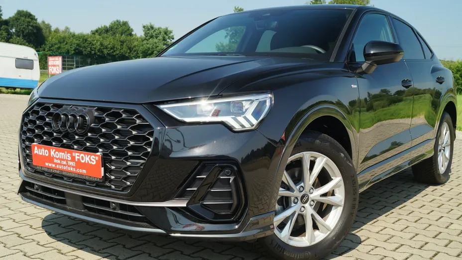AUDI Q3 -