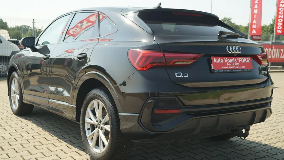 AUDI Q3 -