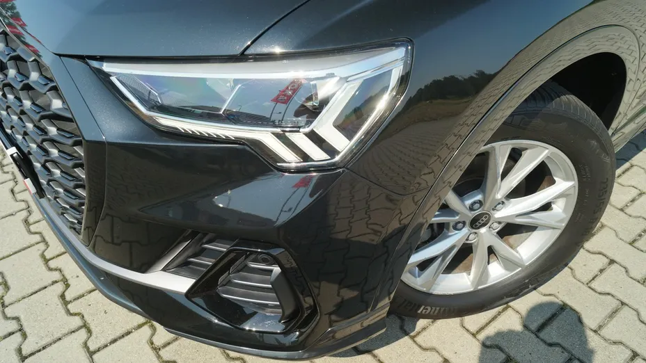 AUDI Q3 -