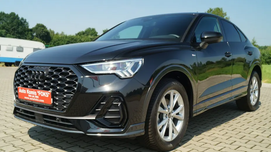 AUDI Q3 -