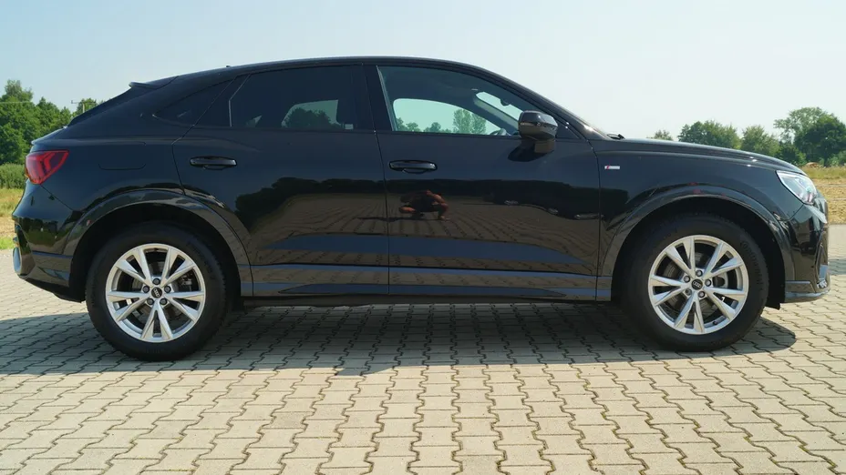 AUDI Q3 -