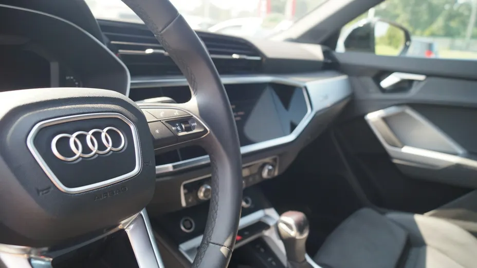 AUDI Q3 -
