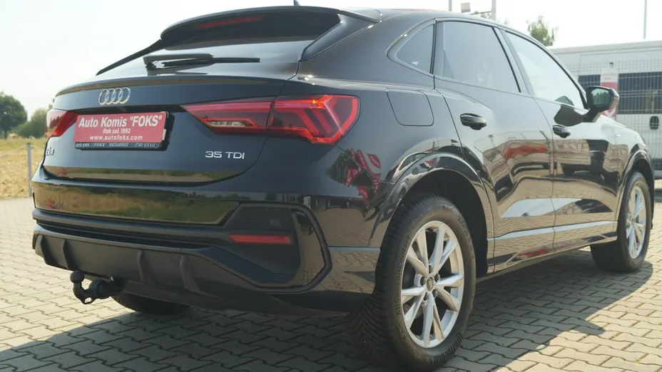 AUDI Q3 -