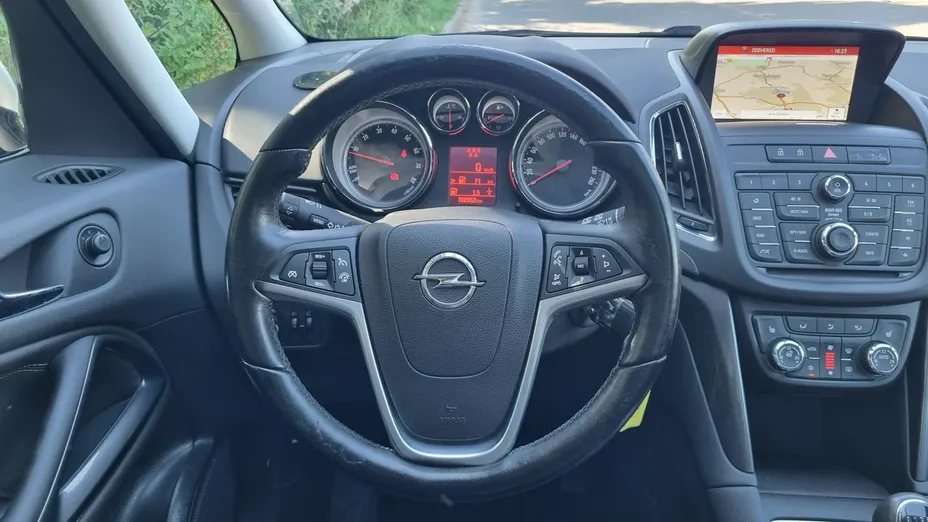 OPEL Zafira -