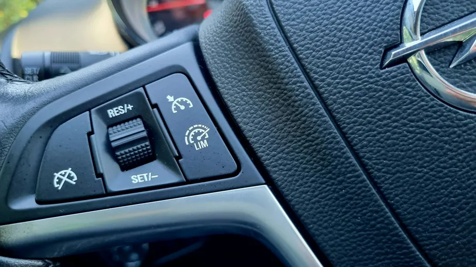 OPEL Zafira -