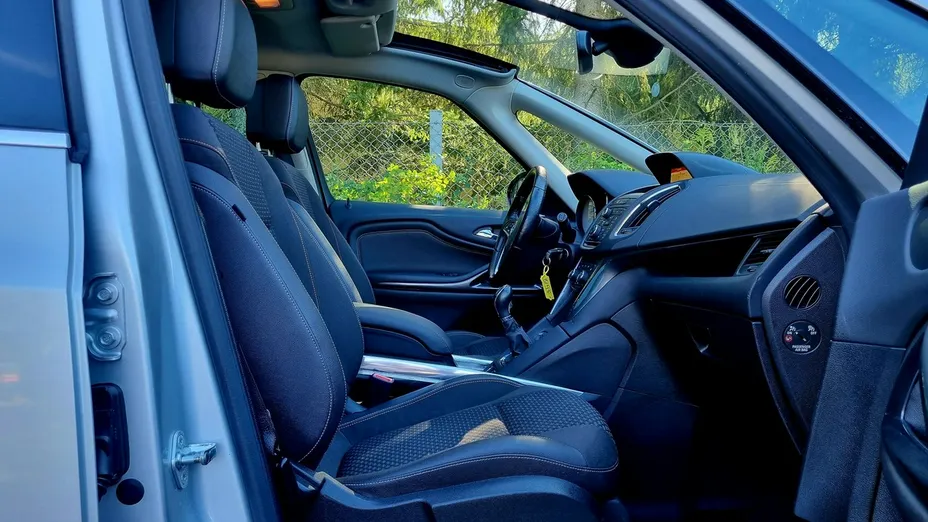 OPEL Zafira -