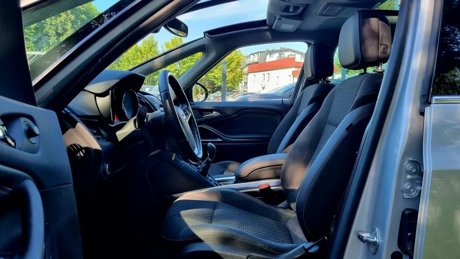 OPEL Zafira -