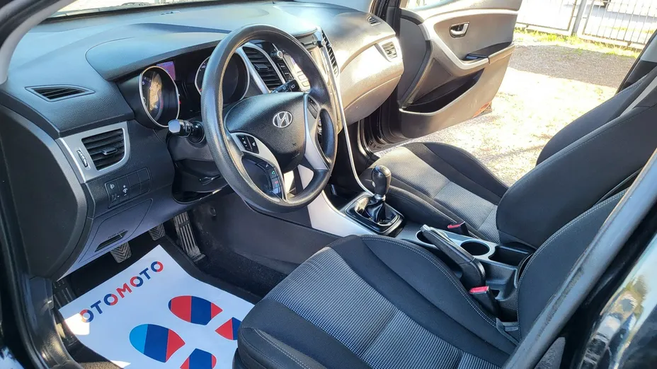 HYUNDAI i30 -