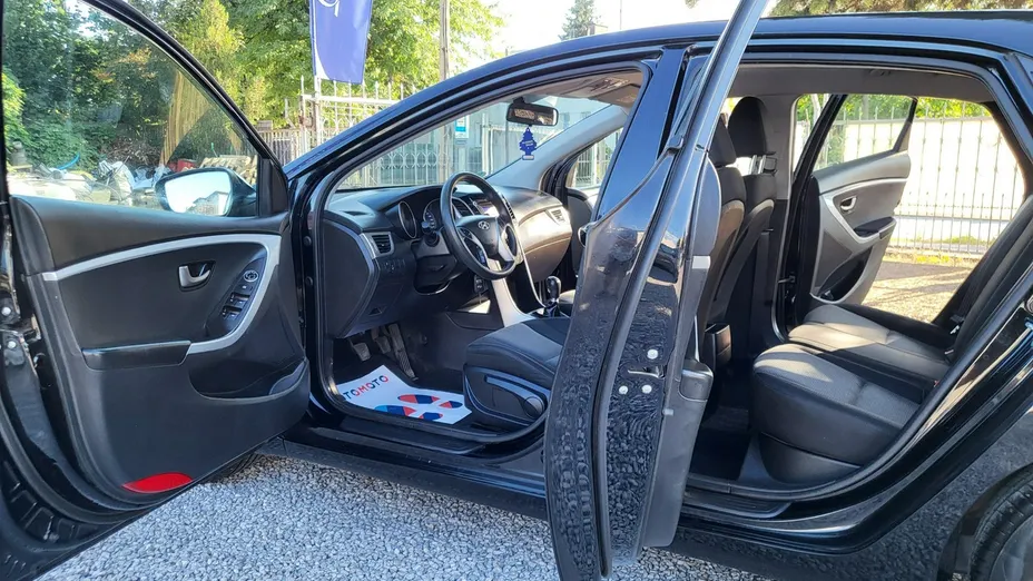 HYUNDAI i30 -