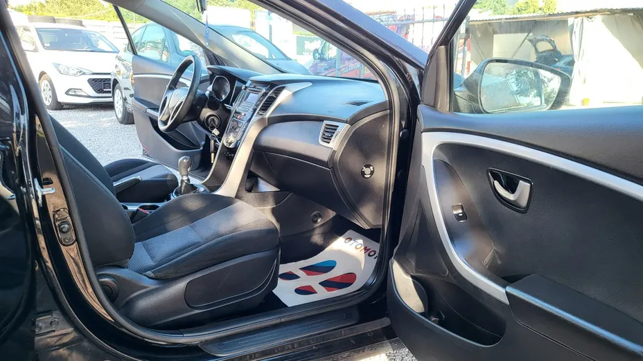 HYUNDAI i30 -
