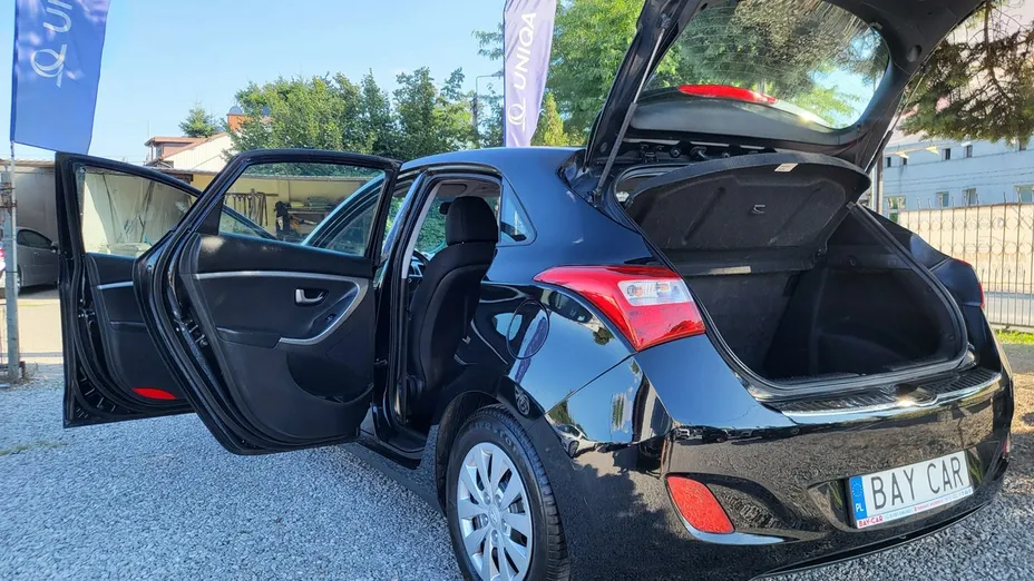 HYUNDAI i30 -