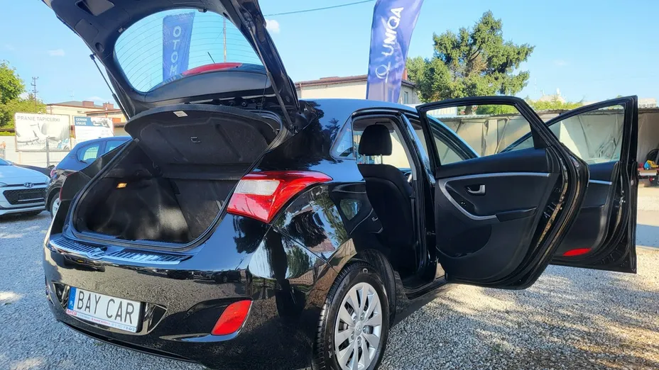HYUNDAI i30 -