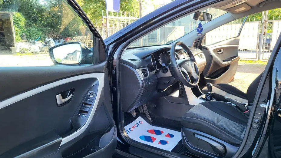 HYUNDAI i30 -