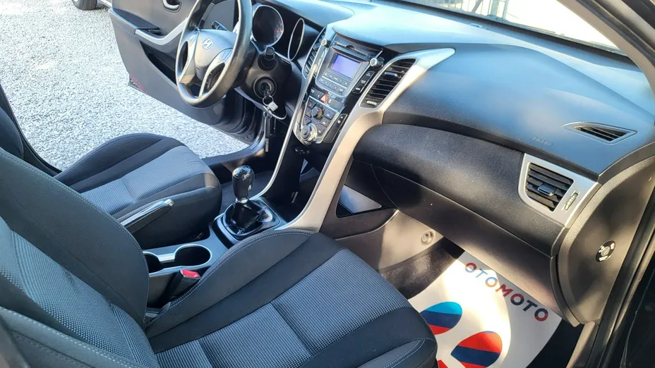 HYUNDAI i30 -