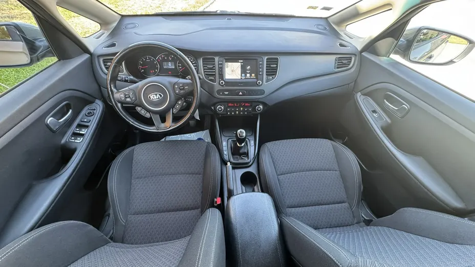 KIA Carens -