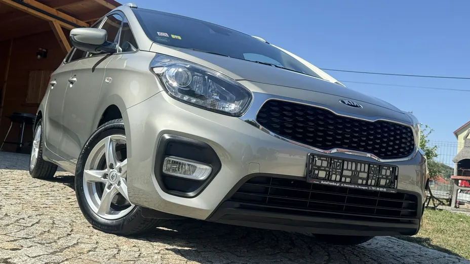 KIA Carens -
