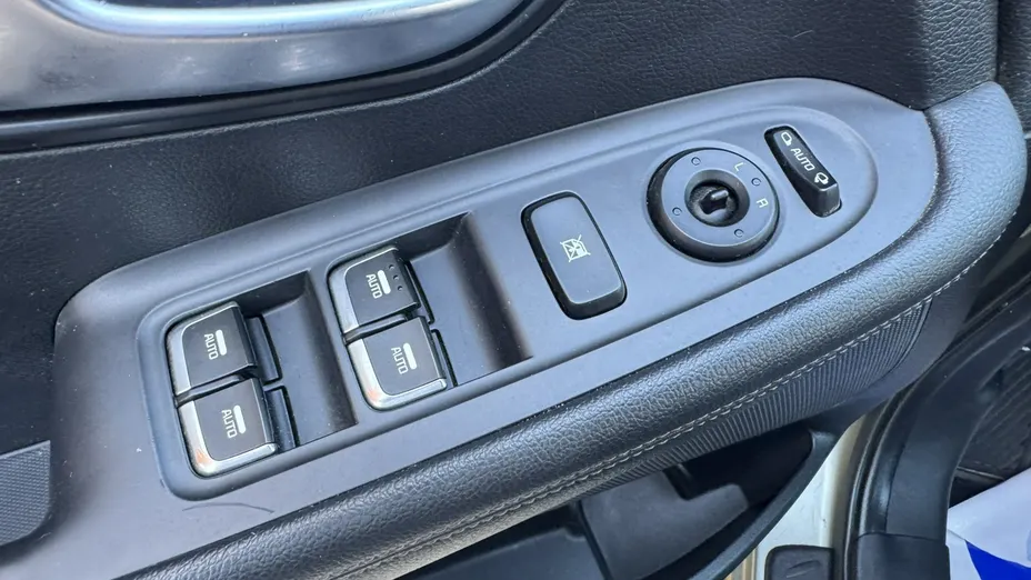 KIA Carens -