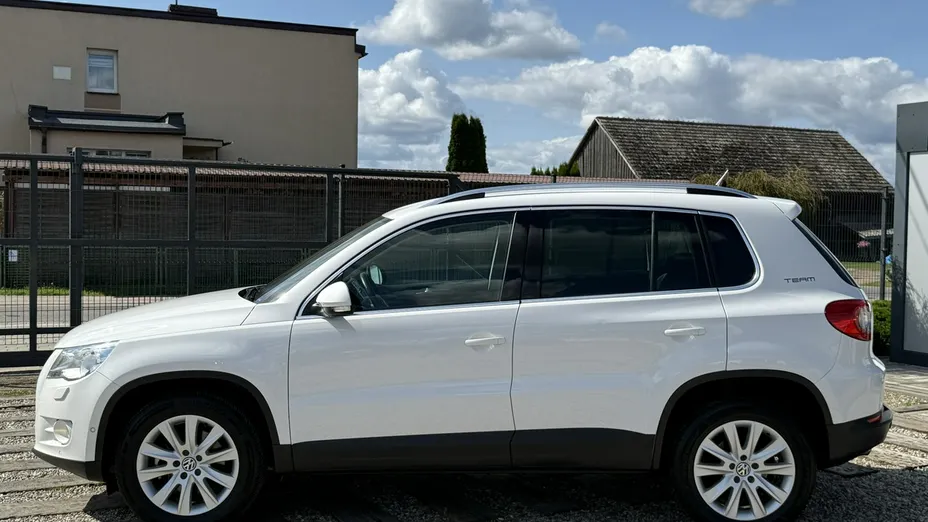 VOLKSWAGEN Tiguan -