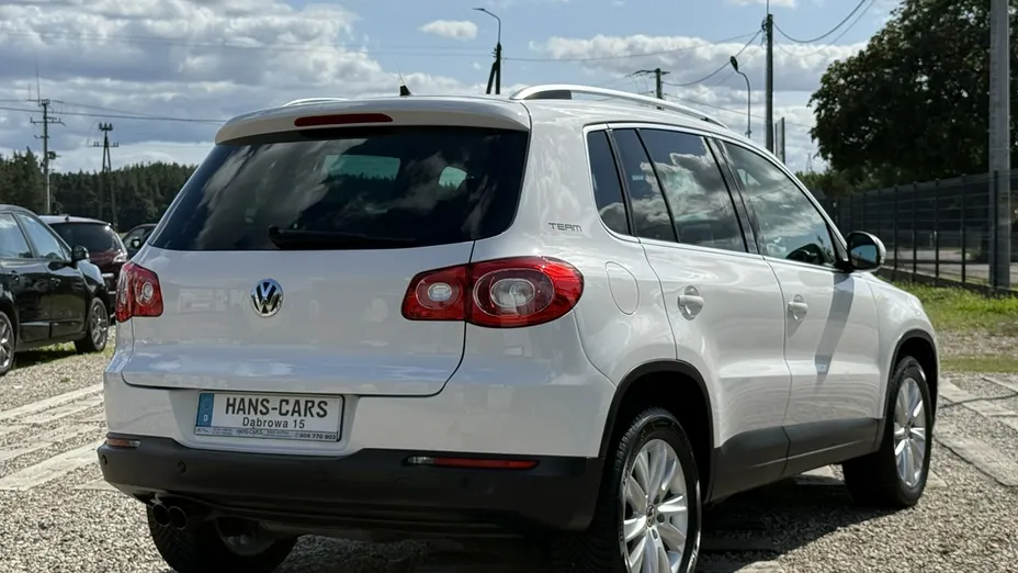 VOLKSWAGEN Tiguan -