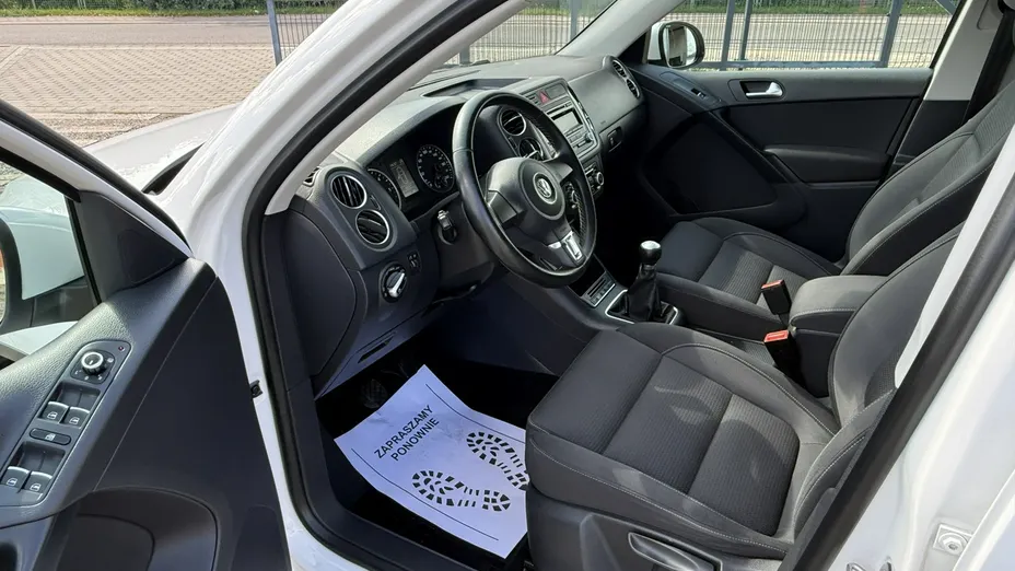 VOLKSWAGEN Tiguan -