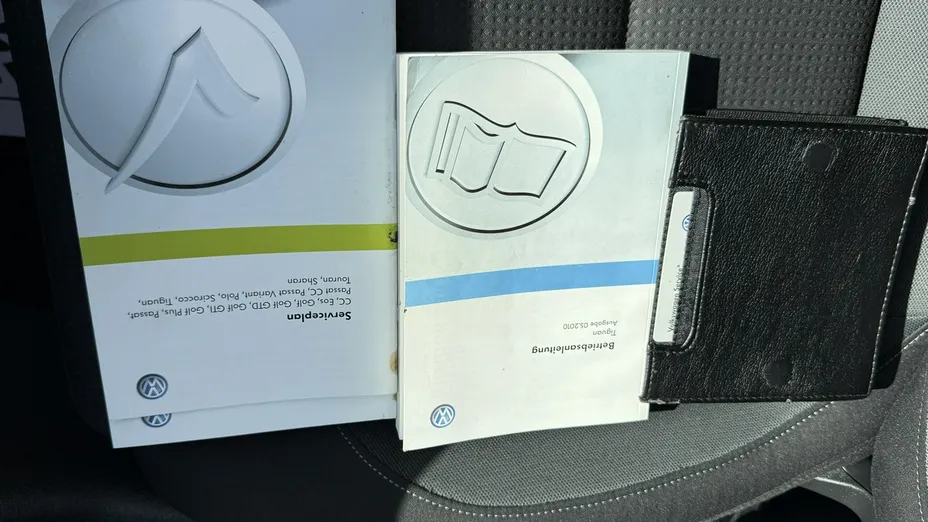 VOLKSWAGEN Tiguan -