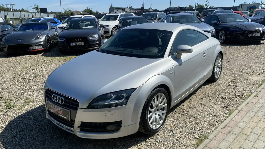 AUDI TT -