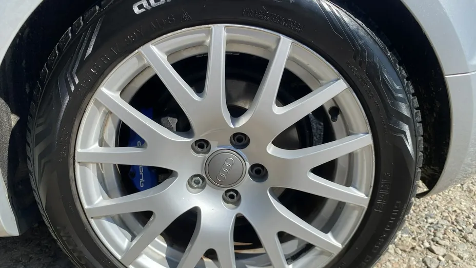 AUDI TT -