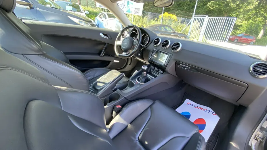 AUDI TT -