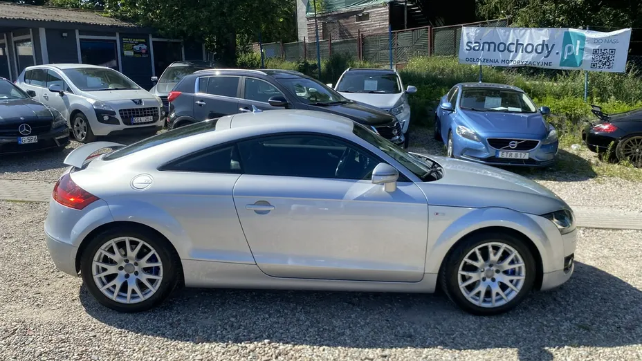 AUDI TT -