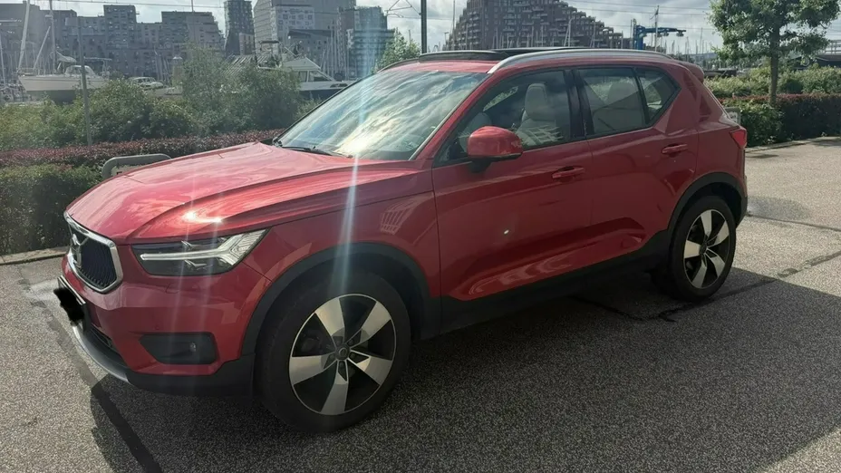 VOLVO XC40 -
