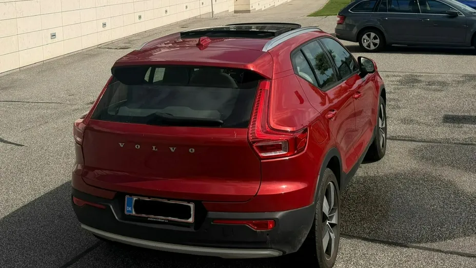 VOLVO XC40 -