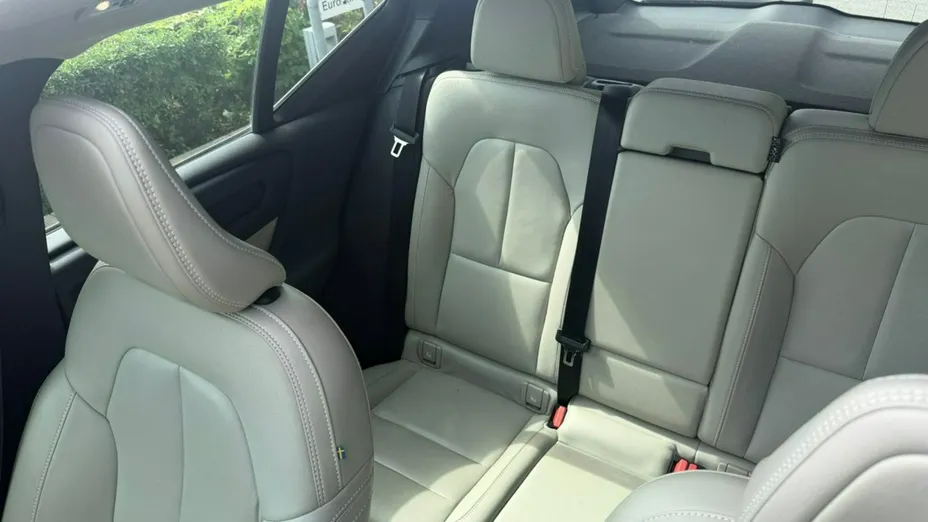 VOLVO XC40 -
