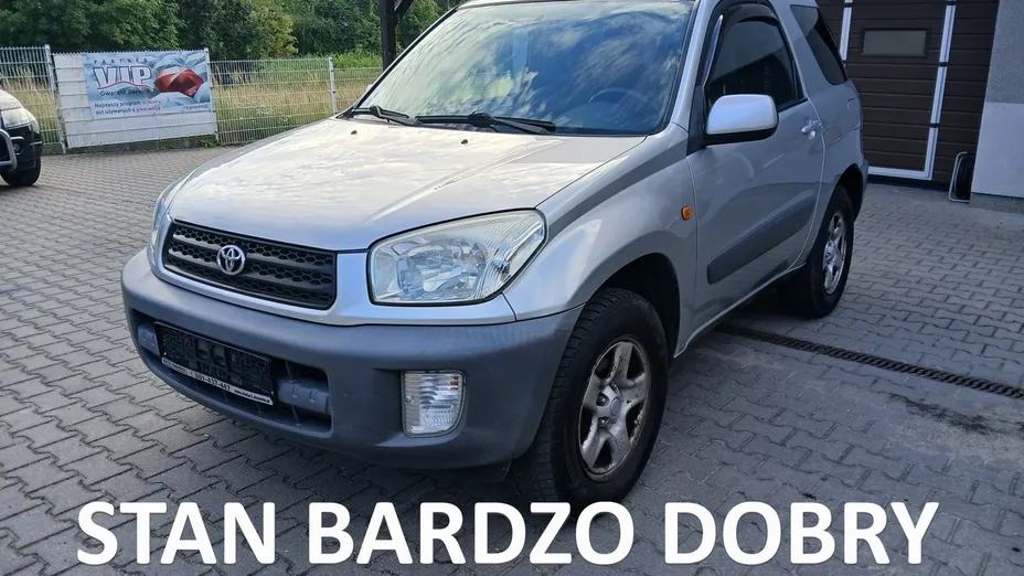 TOYOTA RAV4 -