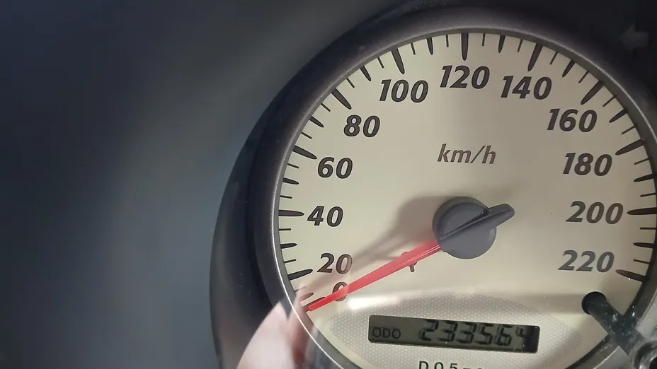 TOYOTA RAV4 -