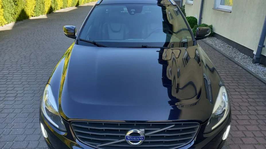 VOLVO XC60 -