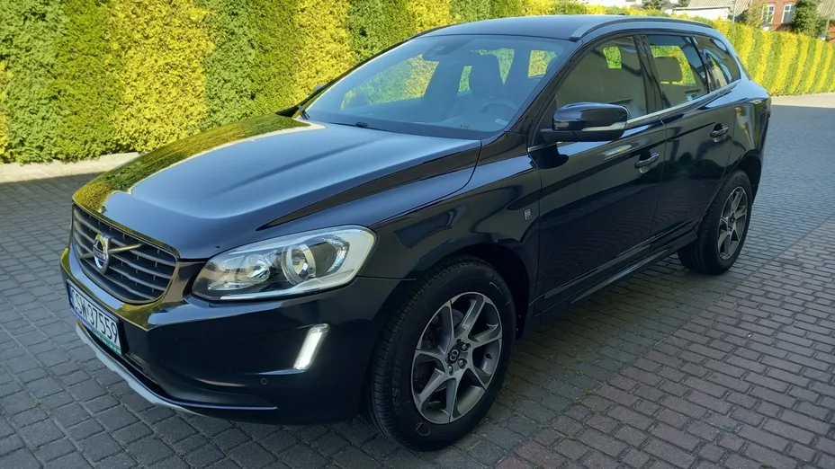VOLVO XC60 -