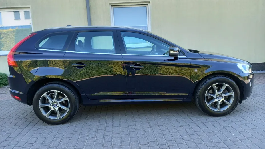 VOLVO XC60 -