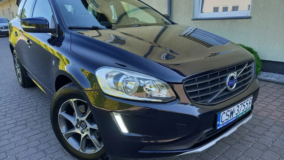 VOLVO XC60 -