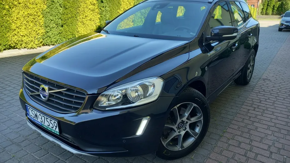 VOLVO XC60 -